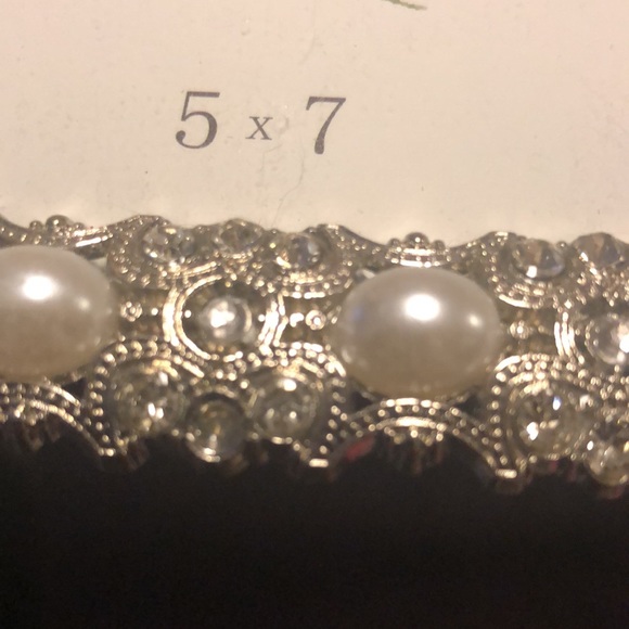 Beautiful Faux Pearl & Rhinestone “Faith” Photo Frame. Holds a 5 x 7 pic! - Picture 8 of 12